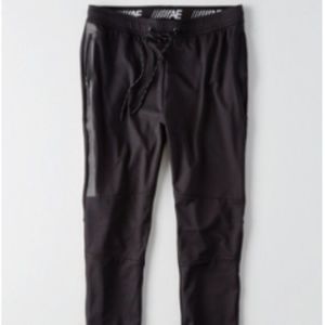 AE LIGHTWEIGHT FLEECE JOGGER
